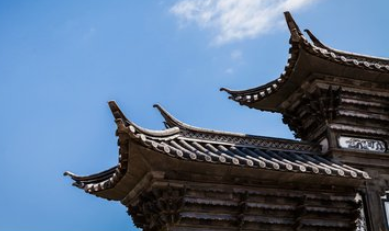 斗拱廠(chǎng)家?guī)懔私怙w檐斗拱的美